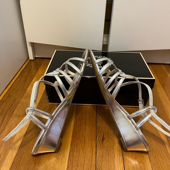 I Miller silver sparkle shoes size 9 1/2 M - Picture 3 of 6